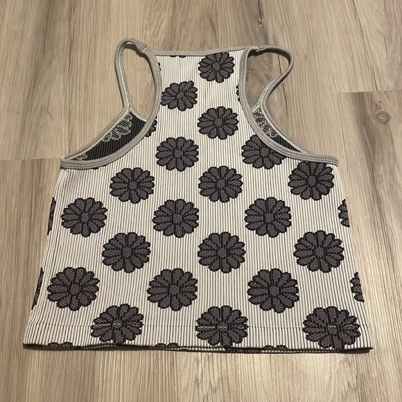Flower Patterned Ribbed Tank Top - Picture 2 of 2